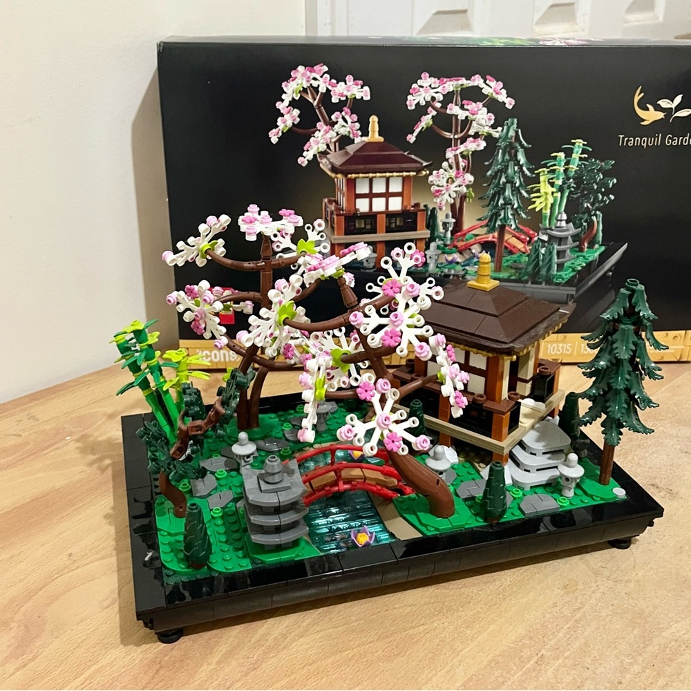 LEGO Icons Tranquil Garden
